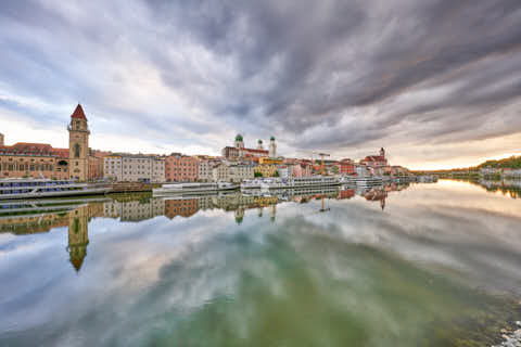 Gemeinde Passau Landkreis Passau Donau Stadtpanorama (Dirschl Johann) Deutschland PA